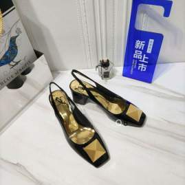 Picture of Valentino Shoes _SKUValentinocolors063003sz35-41F20164